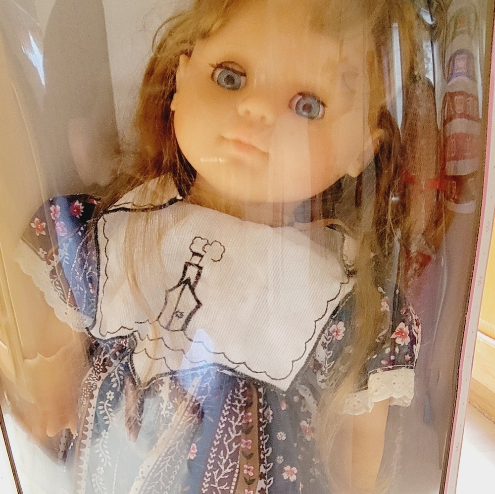 Never been open, Rare Vintage 20" Doll - Picture 6 of 10
